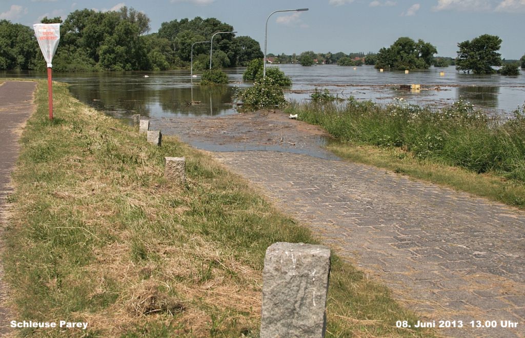 Hochwasser- 2013_06_08-005-Parey-Schleuse.jpg